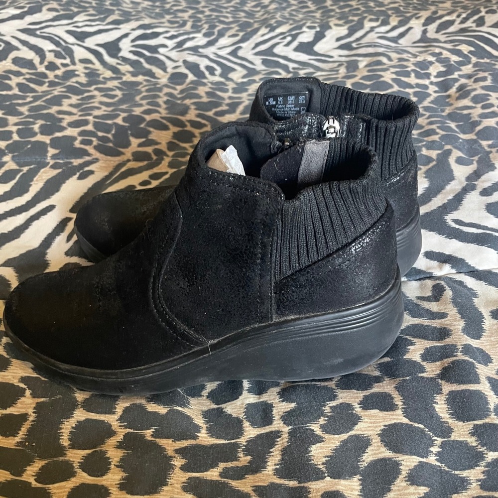 Bzees Weekend Black Ankle Boots Comfort Wedge Booties Size 8.5M